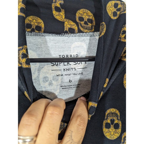 Torrid‎ Skull Super Soft Turtleneck Tunic Tee Women Plus Size 6 - Picture 5 of 7